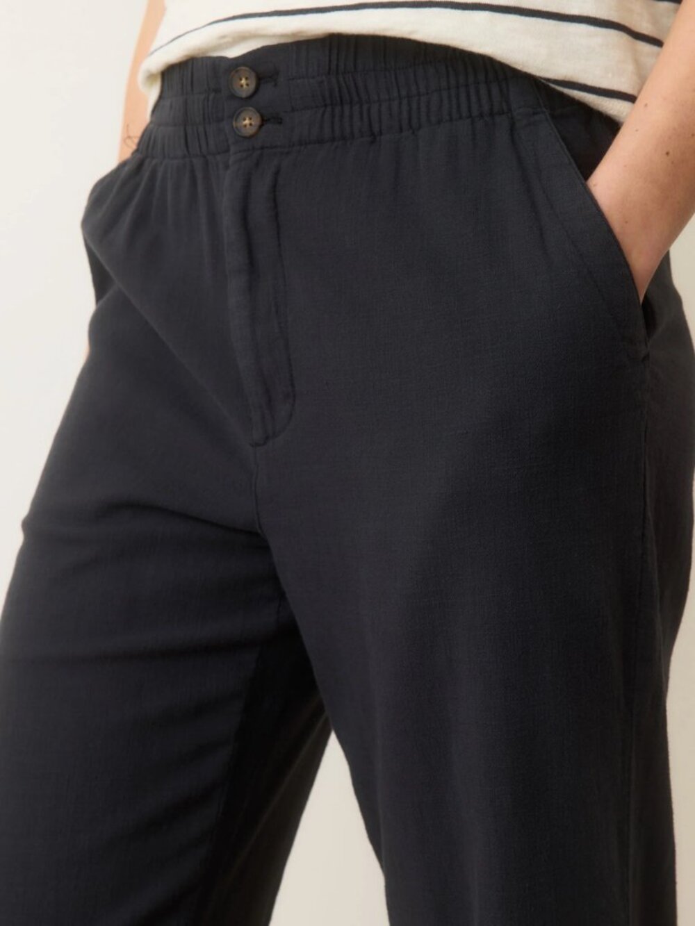 Elle Relaxed Crop Pant in Phantom Charcoal Black Size XS Elastic Waist - Picture 2 of 13
